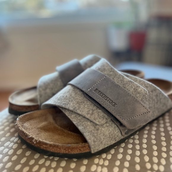 Birkenstock Kyoto Gray Sandals with Adjustable Straps and Contoured Footbed - Picture 4 of 9